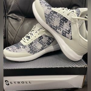 Men’s “Stroll” golf shoes. Never worn. Size 10